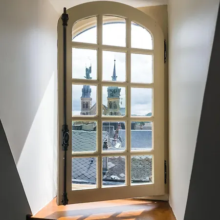 Lejlighed Mana - Te Fiti En Plein Centre De La Place Ducale Avec Vue Sur Les Toits Charleville-Mézières