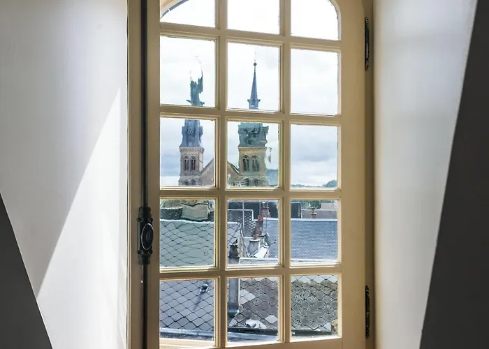 Lejlighed Mana - Te Fiti En Plein Centre De La Place Ducale Avec Vue Sur Les Toits Charleville-Mézières